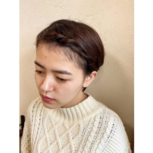ショートヘア前髪アレンジ