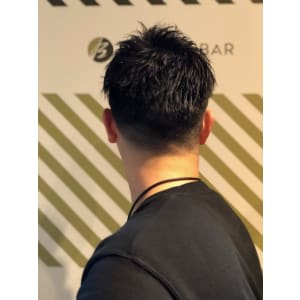フェードカットスタイル【BARBER-BAR】