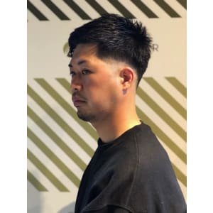 フェードカットスタイル【BARBER-BAR】