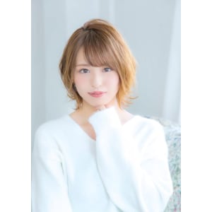 外ハネアレンジ小顔ボブ