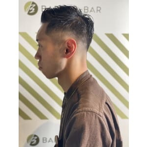 フェードスタイル【BARBER-BAR】
