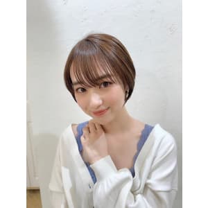 抜け感たっぷり大人のツヤショート
