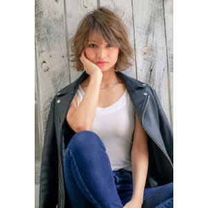 ヘルシーな外ハネボブ☆透明感たっぷりグレージュ