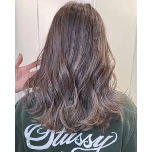 ナチュラルベージュ