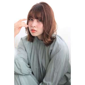 くびれウルフ×ぱっつんボブ