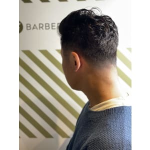 大人のサイドパートスタイル【BARBER-BAR】