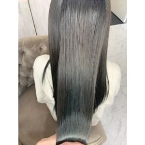アッシュグレー×髪質改善トリートメント【クスダ】