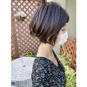 女性らしいフォルムのショートスタイル - EMU international 春日部本店【エムインターナショナル】掲載中