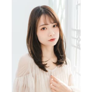 フェミニンワンカールセミロング