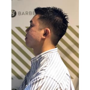 フェードカットスタイル【BARBER-BAR】