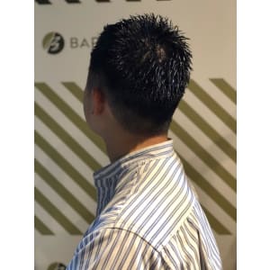 フェードカットスタイル【BARBER-BAR】