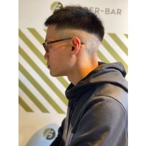クロップスタイル【BARBER-BAR】