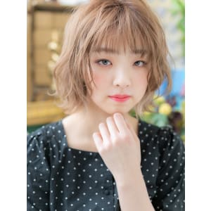 大人かわいいペールベージュくせ毛風ボブルフ　エアリーミディ