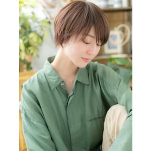斜めバングアースカラー小顔ショートウルフ　ショートマッシュ