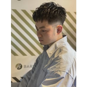 フェードカットスタイル【BARBER-BAR】