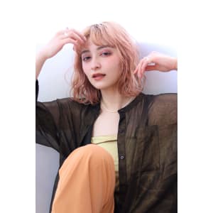【とや】ハイトーンカラー×くせ毛風ボブ