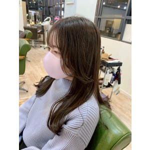 韓国風顔まわりレイヤーカット