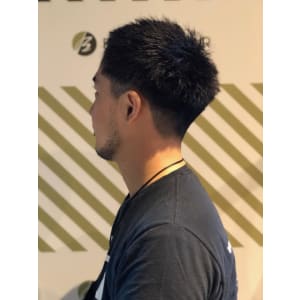 大人の刈り上げスタイル【BARBER-BAR】