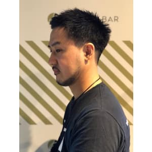 大人の刈り上げスタイル【BARBER-BAR】