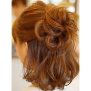 フェミニンハーフアップ