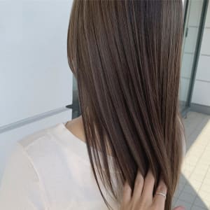 【CHESTER】グレージュ ストレート - 髪質改善 SEPT. 天神大名【カミシツカイゼン セプト テンジンダイミョウ】掲載中