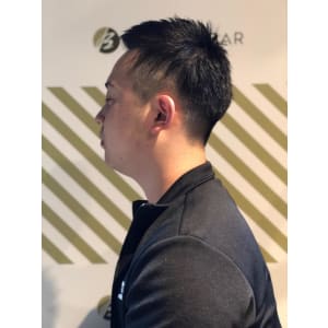 フェードカットスタイル【BARBER-BAR】