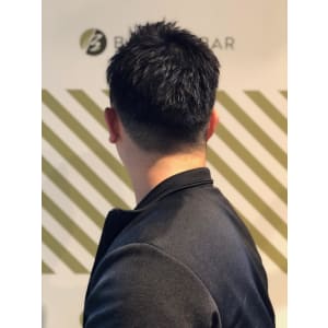 フェードカットスタイル【BARBER-BAR】