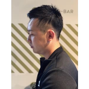 フェードカットスタイル【BARBER-BAR】