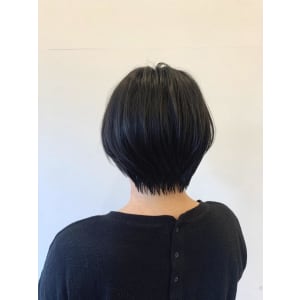 黒髪×ショート