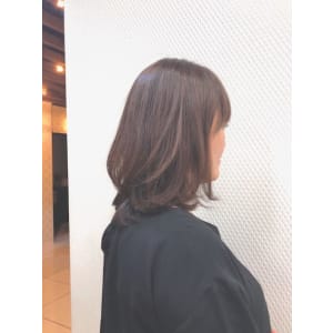 前上がり/レイヤー/ミディアム/小顔/暖色系カラー/40代 - QUALIS 上福岡店【クオリスカミフクオカテン】掲載中