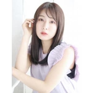 透け感バングのナチュラルストレート