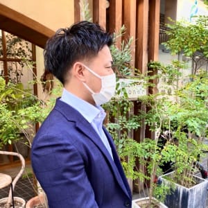 《中目黒サロンe's》大人刈り上げアップバング【小林】