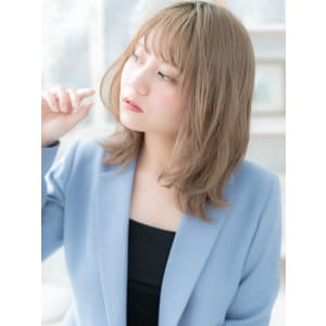 くせ毛風カール外国人風スモーキーカラー プラチナアッシュ - mod's hair 上尾【モッズヘア】上尾西口店【モッズヘア アゲオニシグチテン】掲載中