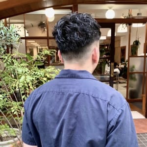 《中目黒サロンe's》デキる大人のフェードスタイル【諸星】