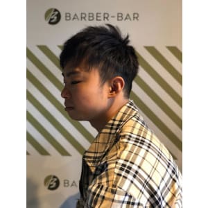 大人の刈り上げスタイル【BARBER-BAR】