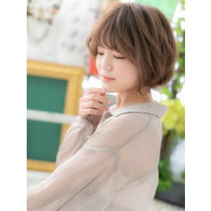 大人ハイライト斜めバング小顔マッシュヘア　ニュアンスカラー