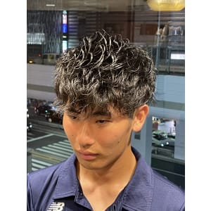 ツイストスパイラルツーブロックマッシュスタイル