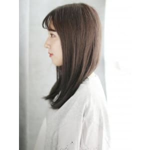 透け感バングのナチュラルストレート