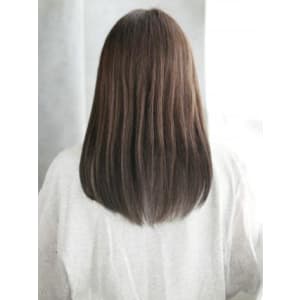 透け感バングのナチュラルストレート