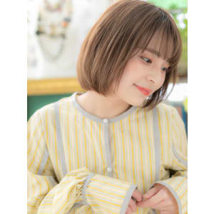 大人かわいい透け感グレーベージュミニボブ　マッシュヘア