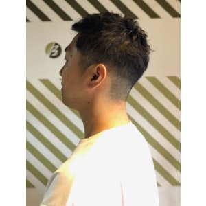 大人の刈り上げスタイル【BARBER-BAR】