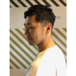 大人の刈り上げスタイル【BARBER-BAR】