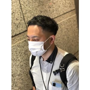 銀座30代ビジネスマンツーブロックフェードカットコース