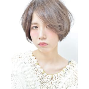 透明感グレージュ×エッジショート