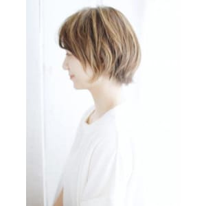 ハイトーンニュアンスカールショート