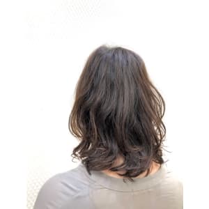 くせ毛風パーマ/ミディアム/レイヤー/無造作ヘア/40代 - QUALIS 上福岡店【クオリスカミフクオカテン】掲載中