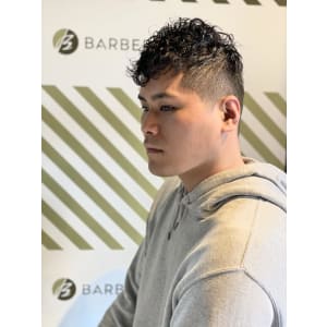 大人のパーマスタイル【BARBER-BAR】