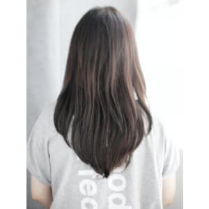 かきあげバングの内巻きレイヤースタイル