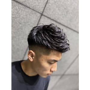 フェード×アップバングショート