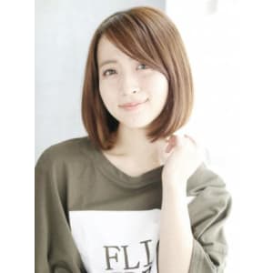 長めの前髪のワンカールボブスタイル
